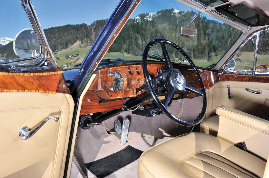 Интерьер Bentley S1 Continental Saloon by Mulliner 1958 года  (фото 6 из 6)